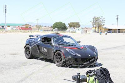 media/May-18-2022-Open Track Racing (Wed) [[f96b7d3cf4]]/Around the Pits/
